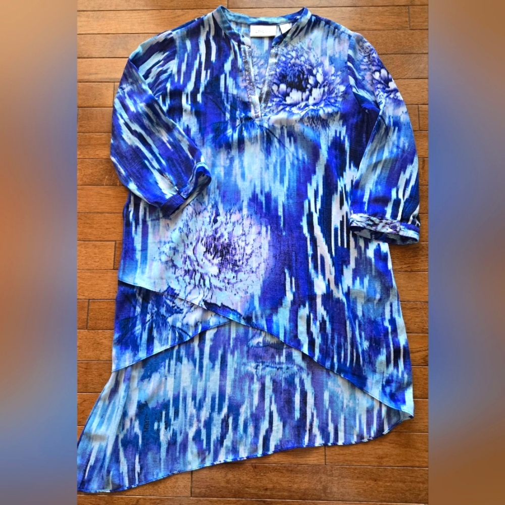 CHICOS Ladies Size Medium Long 3/4 Sleeved Sequins Pullover Blouse